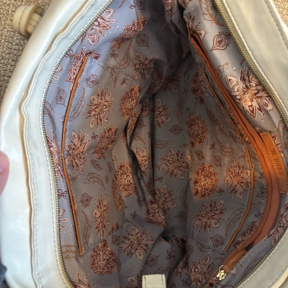 Hobo Cream Leather Tote - Picture 5 of 11